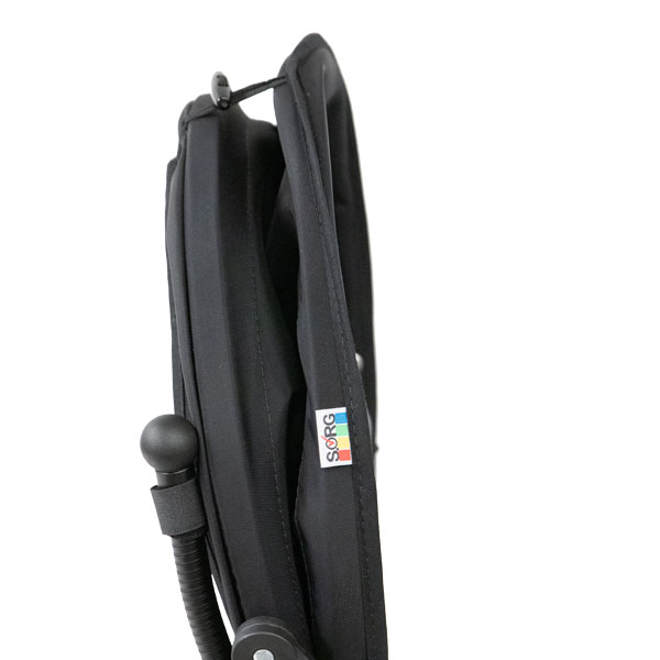 Sonnenschutz Rollstuhl gefaltet und arretiert