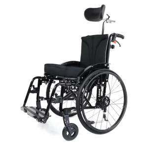 Faltrollstuhl mit Kopfstützen