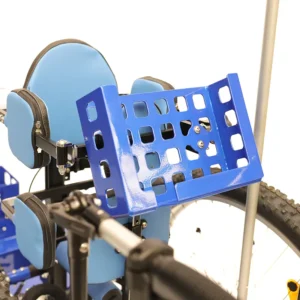 ein Gerätehalter am Boogie Drive Stehgerät